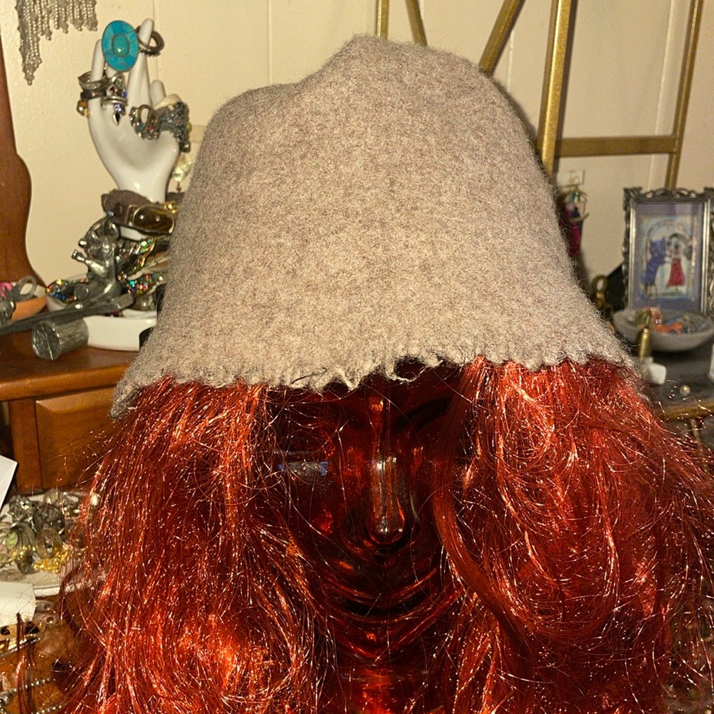 Do Everything In Love wool hat